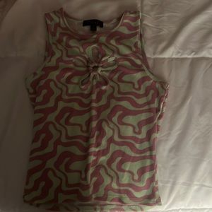 the brand is faded rose! the size is small and the colors r green and pink